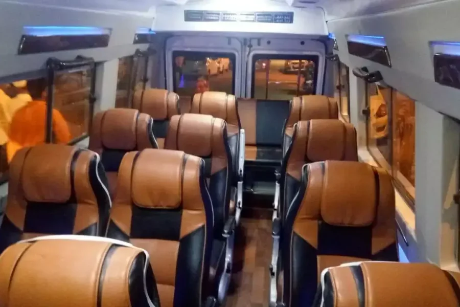Tempo Traveller (17-seater)