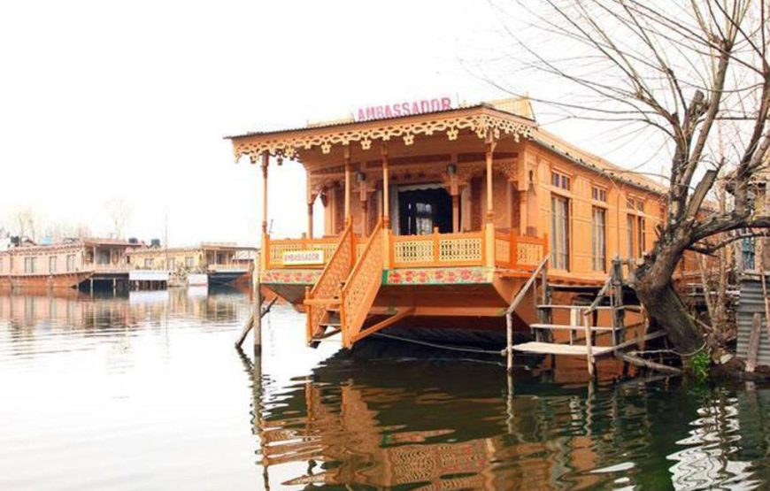 Mughal Palace Houseboat