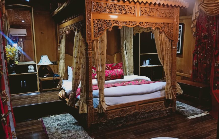 Mughal Palace Houseboat